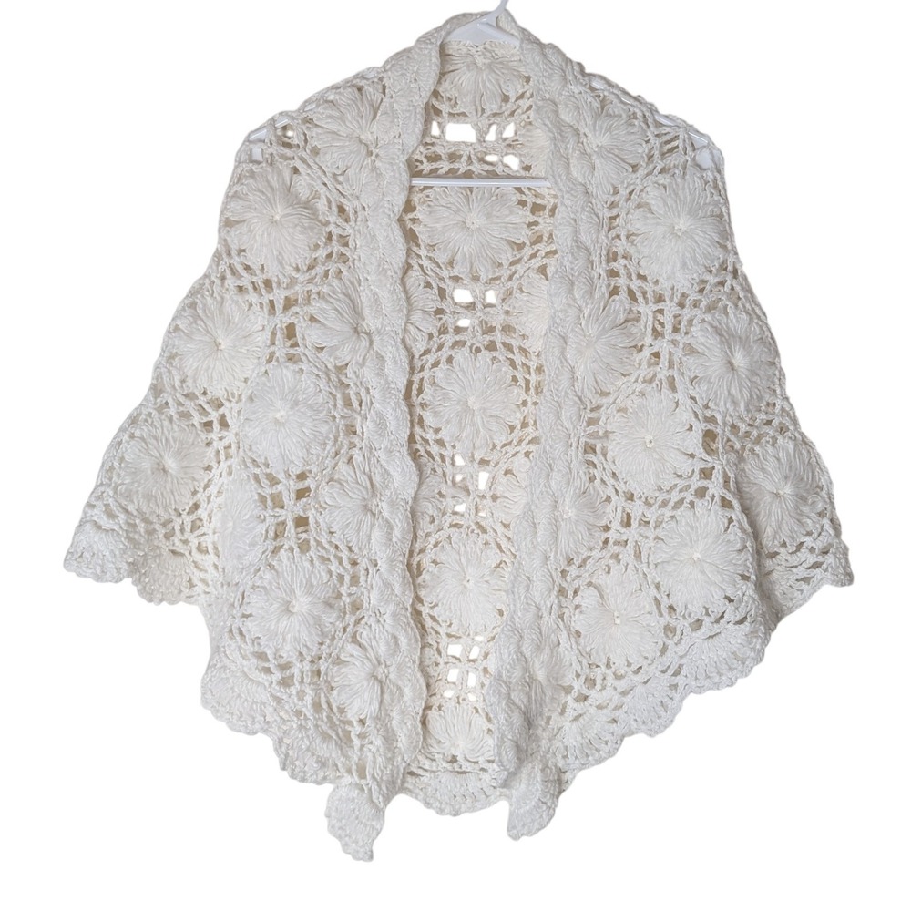 Hand Crocheted Shawl White Floral Granny Square Boho Chic Hipster Acrylic - Picture 2 of 9